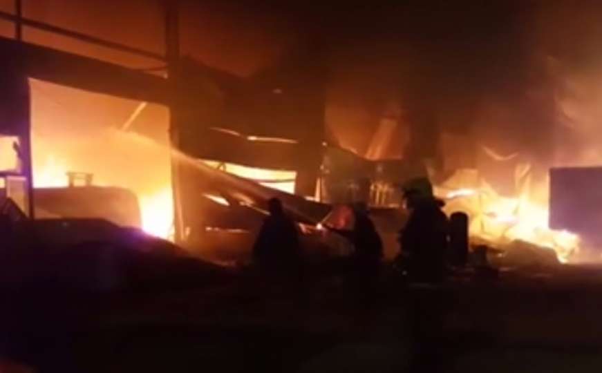 Mostar: Hipermarket Bingo u plamenu, evakuirani kupci i radnici