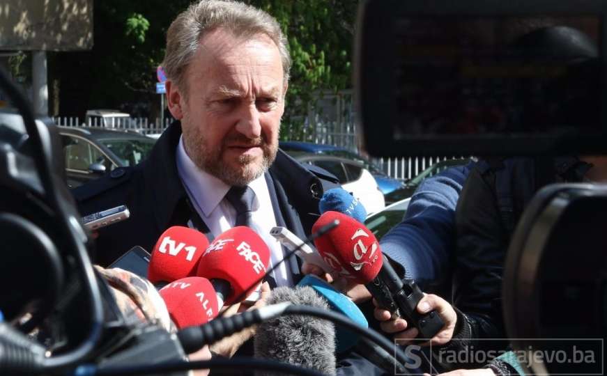 Bakir Izetbegović: Ako Sebiju neće štititi država, onda ću ja