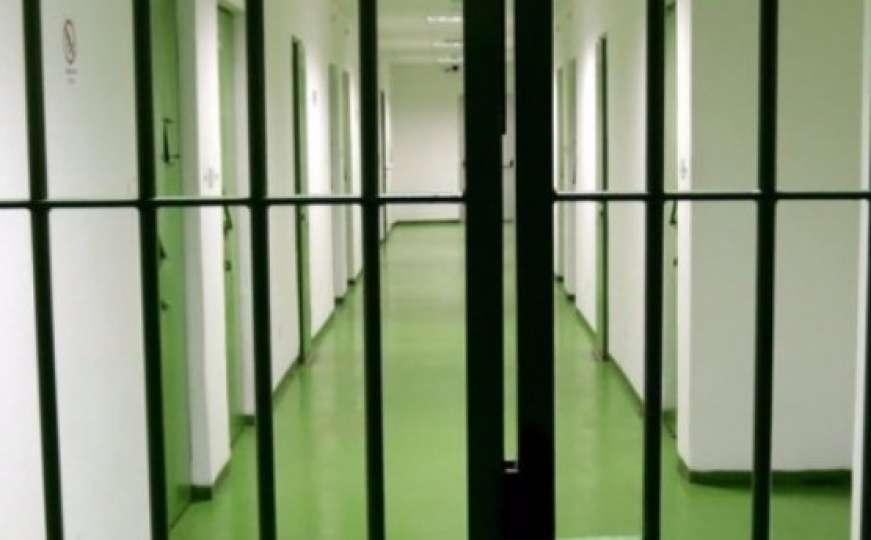 Zatvor za trojicu koji su silovali ženu i prenosili uživo na internetu