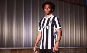 Cuadrado "slučajno" otkrio izgled novog Juventusovog dresa