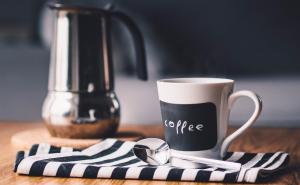 Novo istraživanje pokazuje šta efektivnije razbuđuje od kafe
