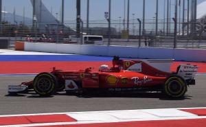 Ferrari se ne šali: Vettel startuje prvi u Sočiju, Räikkönen drugi