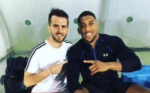 Miralem Pjanić poslao poruku novom šampionu boksa