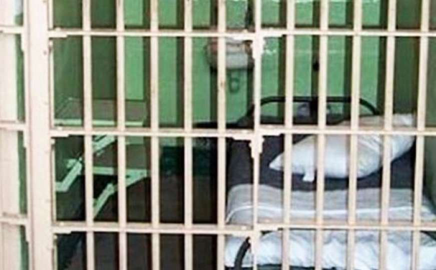 Drama u zatvoru: Bosanac pokušao samoubistvo vješanjem za rešetke