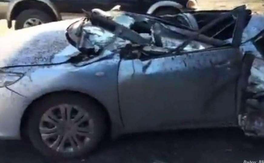 Od Toyote Corolle ostali samo dugmići: Pogledajte šta se desilo