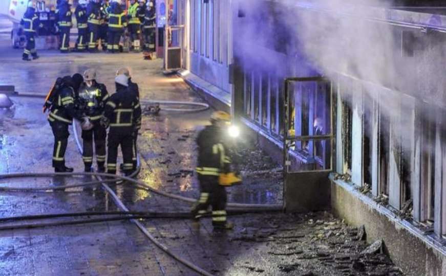 Požar uništio džamiju u Stockholmu, izgorjelo 3.000 knjiga
