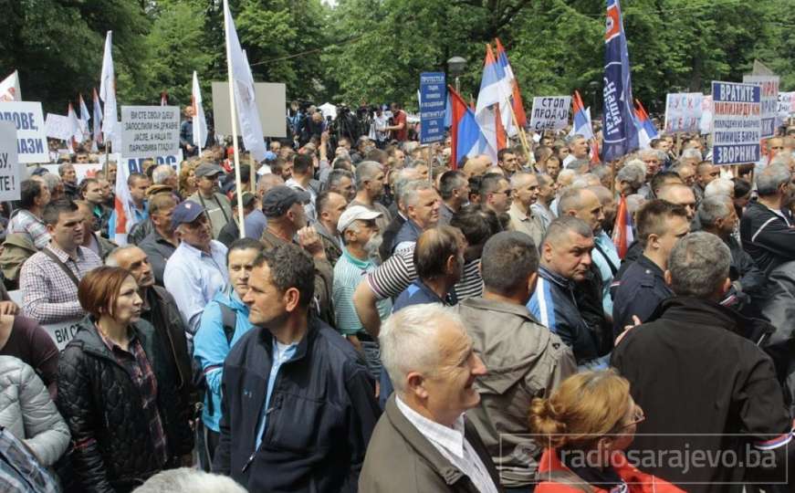 Protestna sindikalna prvomajska šetnja u Banjoj Luci