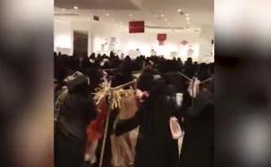 Druga strana Saudijske Arabije: Tuča na rasprodaji koja je nasmijala svijet