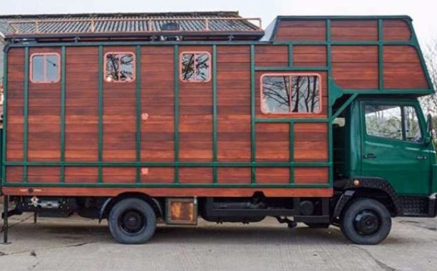 Kamion za konje pretvorili u kućicu za život