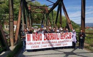 Ruže u Drini za nedužno ubijene Bratunčane