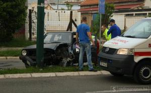 Vozilom udario u stub ulične rasvjete: Povrijeđeni vozač završio u bolnici