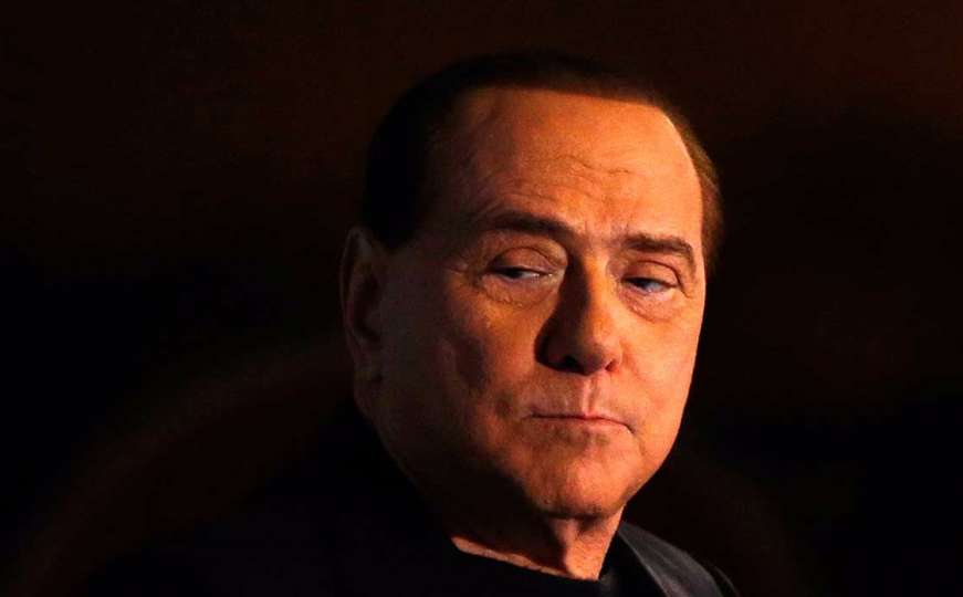 Berlusconi nazvao Macronovu suprugu "divnom mamom"