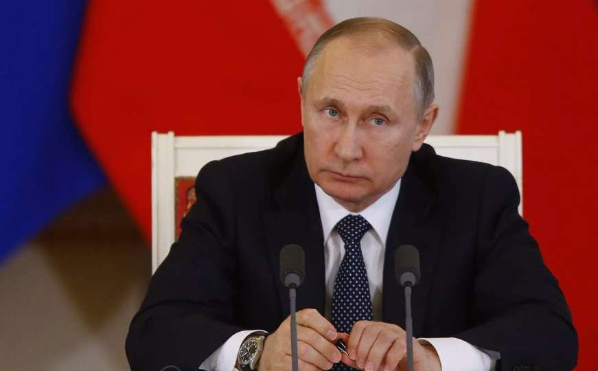 Vladimir Putin: U SAD-u se širi politička šizofrenija