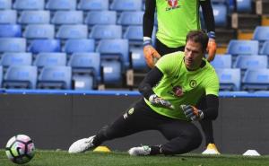 Bournemouth povećao ponudu za Asmira Begovića