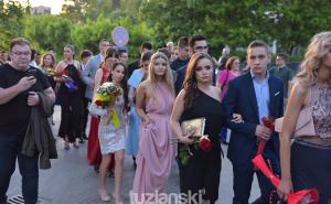 Upriličen ispraćaj maturanata Gimnazija Meša Selimović 