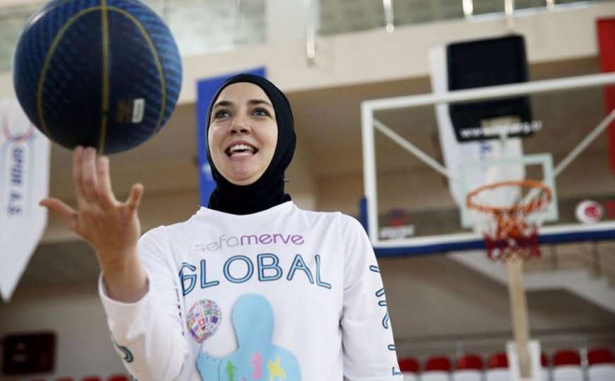 Prva pokrivena košarkašica: Bosanka Kaljo pokrenula veliku kampanju