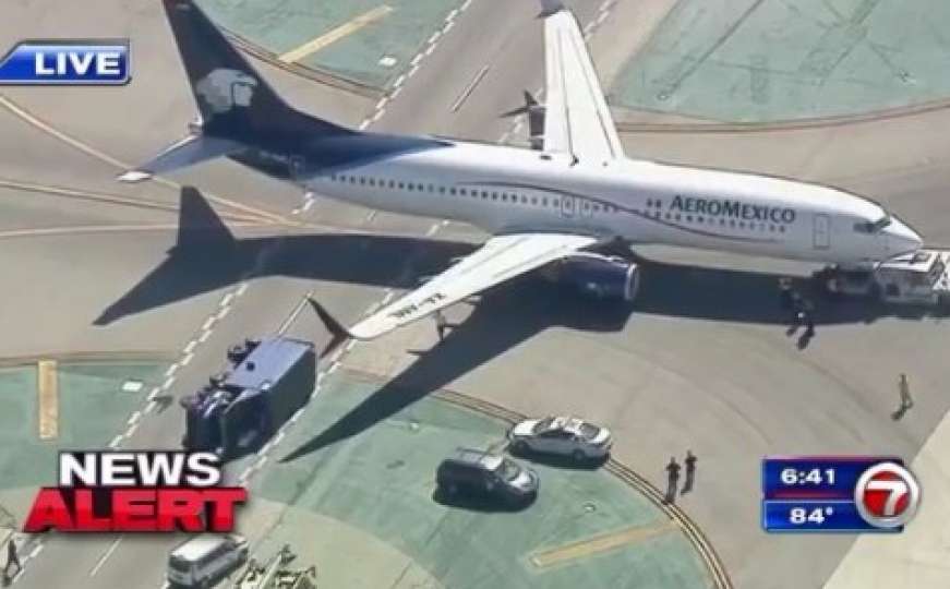 Avion udario u kombi, povrijeđeno šest osoba