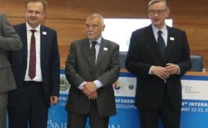 Danilo Turk: BiH ima ogromni potencijal, trebaju prevladavati riječi heroja