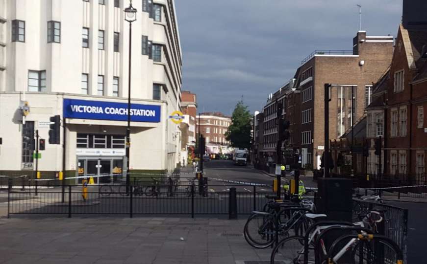 Evakuirana autobuska stanica u Londonu zbog sumnjivog paketa