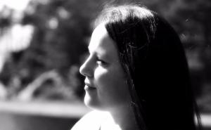 Adisa Zvekić objavila novi singl Freedom