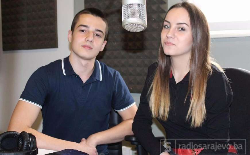 Prvi radni dan bh. srednjoškolaca: Ines i Mirza u redakciji Radija Sarajevo