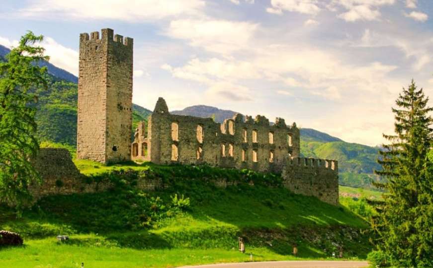 Italija daje više od 100 dvoraca besplatno: Kako se prijaviti 