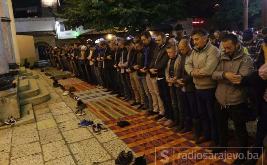 Sarajevo: U Begovoj džamiji klanjana prva teravija