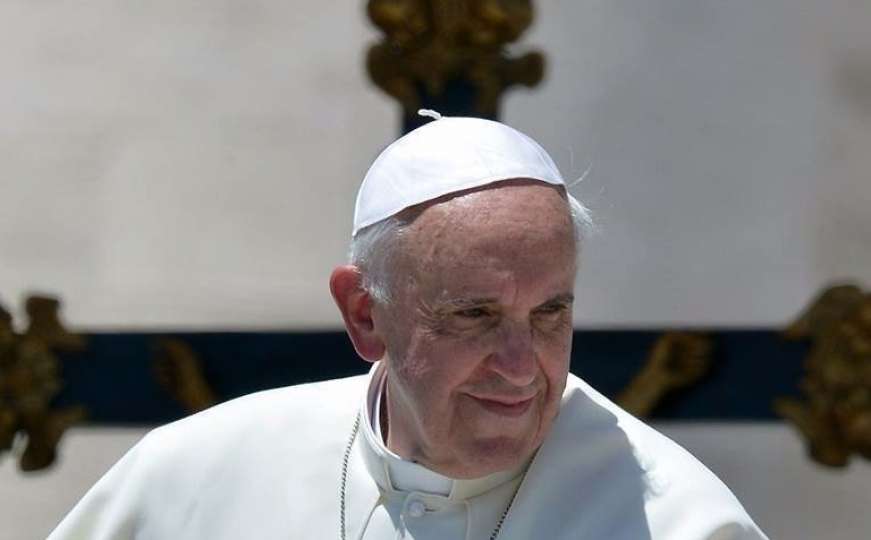 Papa se molio za žrtve u Manchesteru i Egiptu