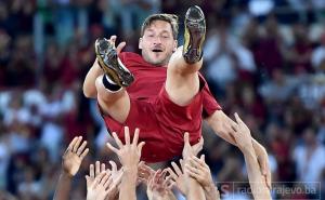 Legenda rimske Vučice emotivno se oprostila od navijača i kluba