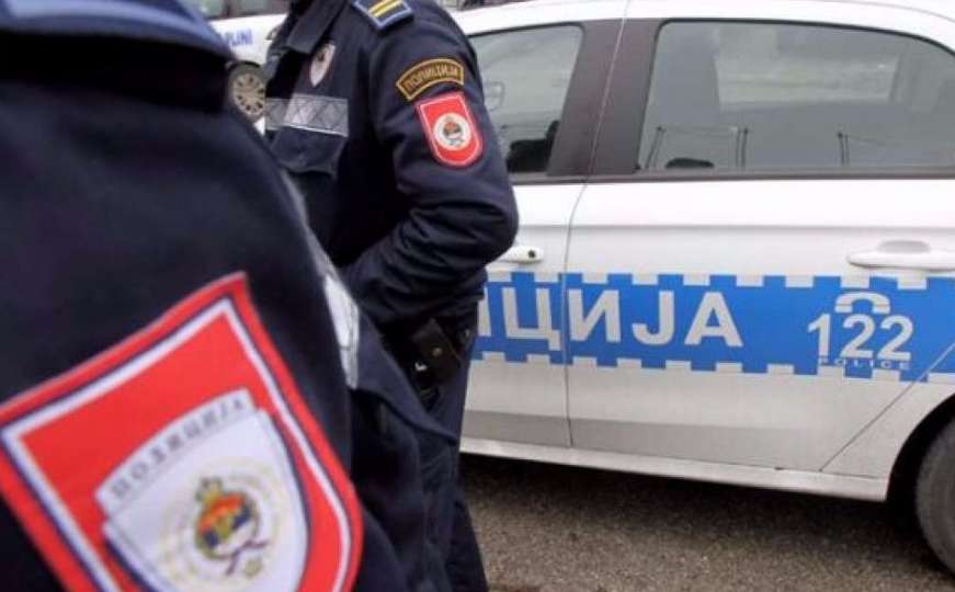 Pijani mladići fizički napali policajce u Bratuncu 