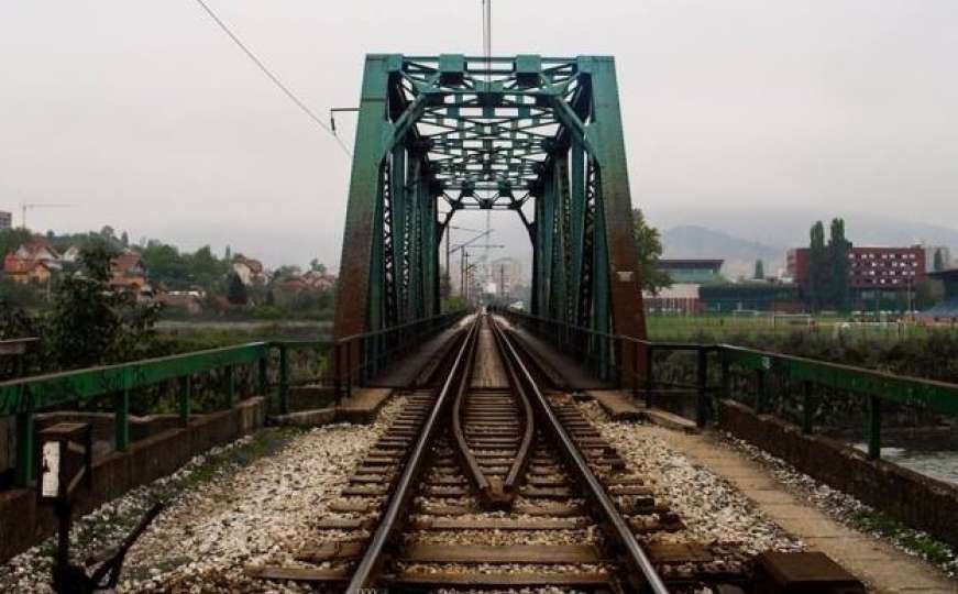 Muškarac skočio s mosta, prevezen u Kantonalnu bolnicu
