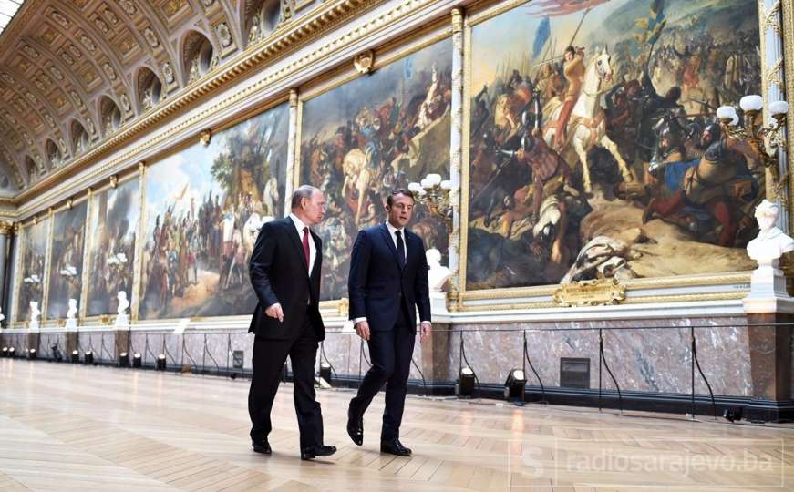 Sastanak Macrona i Putina: Iskrena razmjena mišljenja dvojice predsjednika