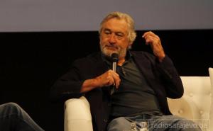 De Niro: SAD se pretvorio u "tragičnu komediju glupana"