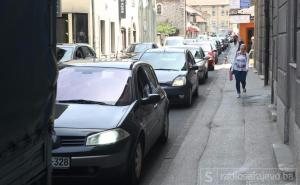 Velike gužve u ulici Mula Mustafe Bašeskije zbog radova na cesti