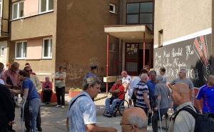 Građani zaustavili deložaciju ratnog vojnog invalida Nedžada Muharemovića
