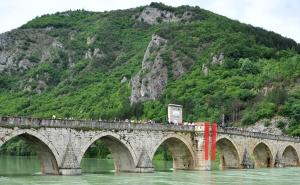 Uz mostove u Mostaru i Višegradu, nominacije za Perućicu i Hagadu