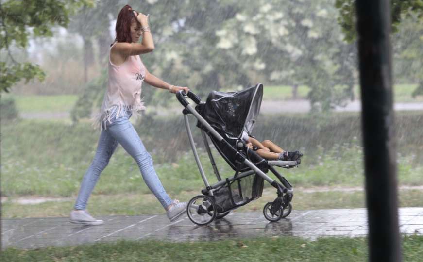 U poslijepodnevnim satima pljuskovi, grmljavina i jači udari vjetra