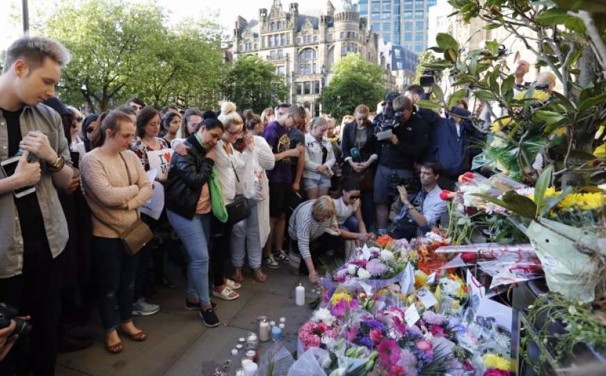 Privedena još jedna osoba zbog napada u Manchesteru