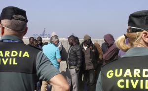 Sedam afričkih migranta ugušilo  se u hladnjači, 28 ih je spašeno