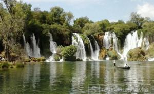 Hercegovački biser u novom ruhu: Kravice osvjetljene LED rasvjetom