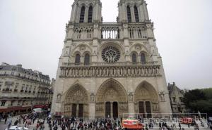 Pucnjava u Parizu: Turisti zatvoreni u katedrali Notre Dame