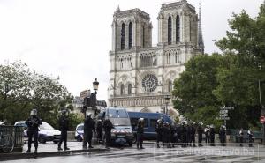 Napadač iz Pariza ranjen: Maljem udarao policajca i vikao 'Ovo je za Siriju'
