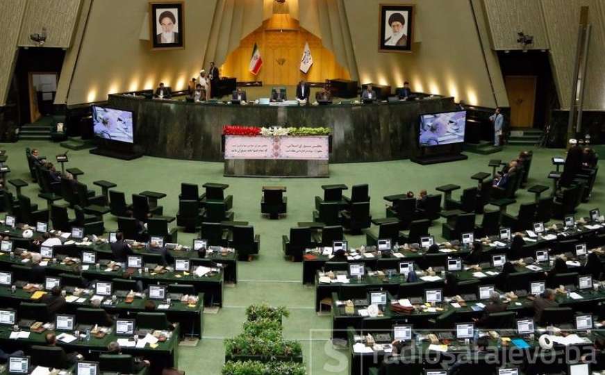 Najmanje sedam ubijenih u napadu na iranski parlament