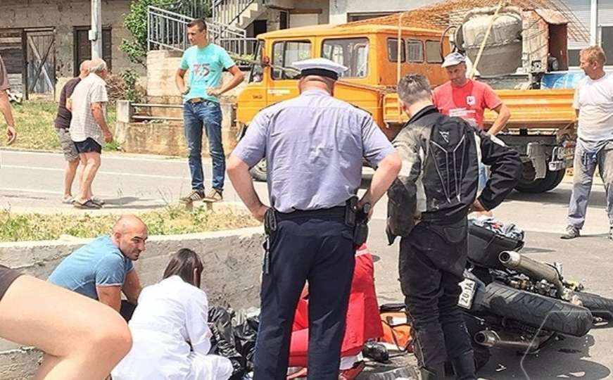 Četvero motociklista podletjelo pod kamion 