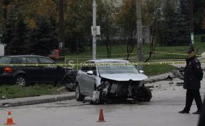 Sudar tri vozila u naselju Grbavica: Jedna osoba povrijeđena