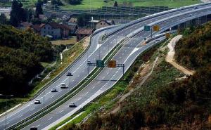 Poplavljen dio autoputa A-1: Saobraćaj usporen