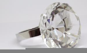 Kupio dijamantni prsten za 10 funti, a prodao ga za više od pola miliona