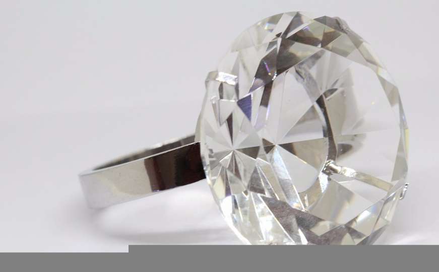 Kupio dijamantni prsten za 10 funti, a prodao ga za više od pola miliona