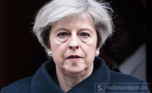 Izbori u Velikoj Britaniji: Theresa May se bori da zadrži svoju poziciju