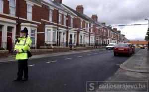 Newcastle: Muškarac s nožem drži taoce 